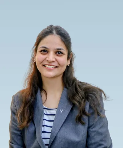 Dr. Aashiba Jain, prosthodontist at Smile Gallery, Bhopal